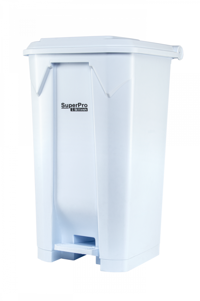 SuperPro Portugal | SuperPro Portugal SuperPro Portugal LIXEIRA PLASTICA C PEDAL BRANCA 100L LIXEIRA PLASTICA C PEDAL BRANCA 100L LIXEIRA PLÁSTICA C PEDAL BRANCA 100L PESO LIQUIDO EMBALAGEM 19,2 kg PESO BRUTO EMBALAGEM 21,5 kg VOLUME 0,290 m3 DIMENSÕES DA EMBALAGEM 505 x 490 x 1170 mm ESPESSURA PAREDE 2,7 mm LITRAGEM 100 LITROS MATERIAL Polipropileno (PP) PESO PEÇA 4,80 kg APRESENTAÇÃO Vendido em caixas com 4 peças desmontadas DIMENSÕES DO PRODUTO 493 X 475 X 840 mm REFERÊNCIA SP935100BR EAN 7908057011426 DUN 17908057011423 | 147 Contentor de resíduos branco com pedal, 100 litros, SuperPro Bettanin, referência SP935100BR